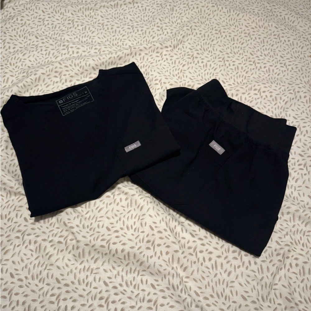 Figs woman’s Black Two-Piece scrub Set